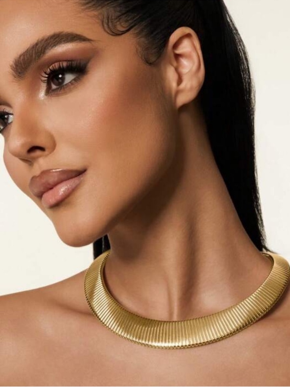 Maison Aurelia Sculpted Gold Ribbed Collar Necklace